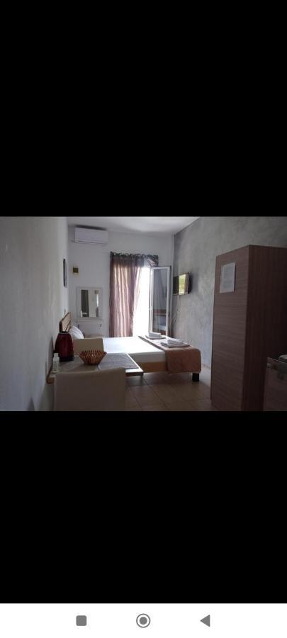 D. Beloni Studios Chania  Luaran gambar